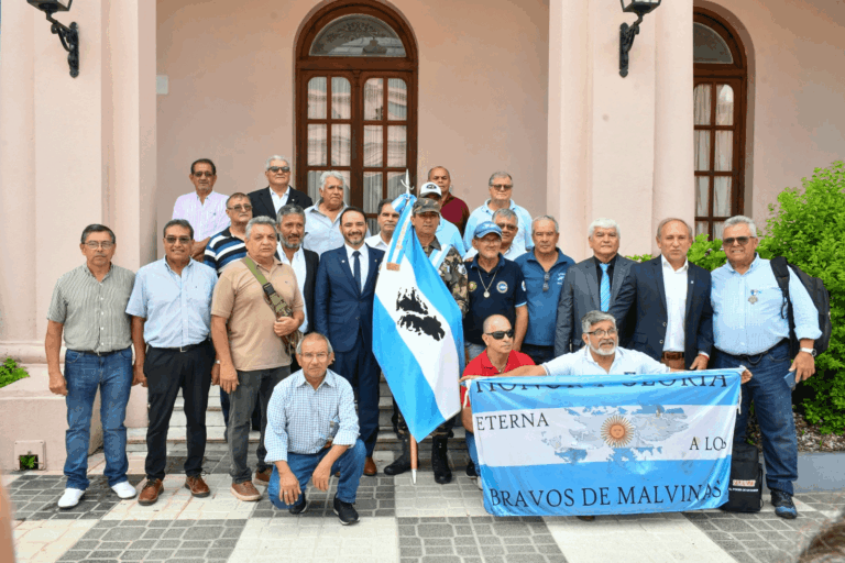 Valdés lanzó el acto central por el 44 aniversario de Malvinas y anunció el séptimo viaje de veteranos a las Islas