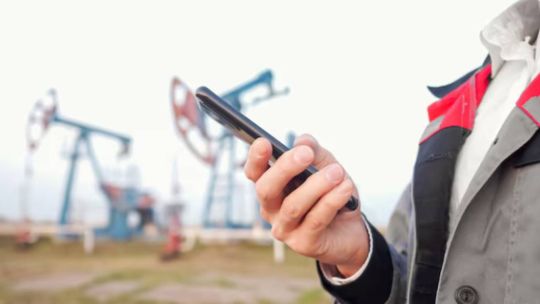 El petróleo cayó por debajo de los 100 dólares tras el anuncio de tregua de Donald Trump