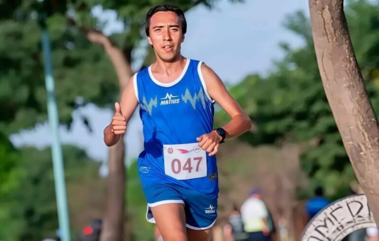 Atleta correntino Juan José Toledo entrenando para la Maratón de Boston