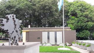 Homenaje a los veteranos correntinos de la Guerra de Malvinas en un acto conmemorativo.