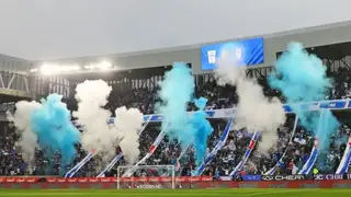 Hinchas de Boca Juniors en un estadio de fútbol