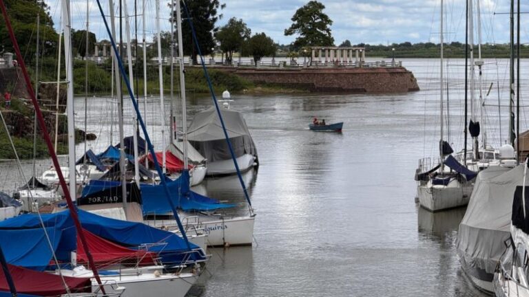 Mapa del pronóstico del tiempo mostrando alertas en la provincia de Corrientes