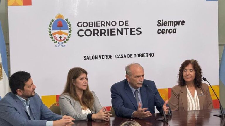 Autoridades del Ministerio de Salud Pública de Corrientes presentan el Programa Provincial de Respuesta a la Resistencia Antimicrobiana.
