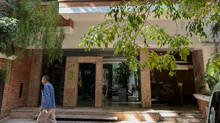 Fachada de edificio de departamentos en la Ciudad de Buenos Aires, ilustración genérica para nota judicial.