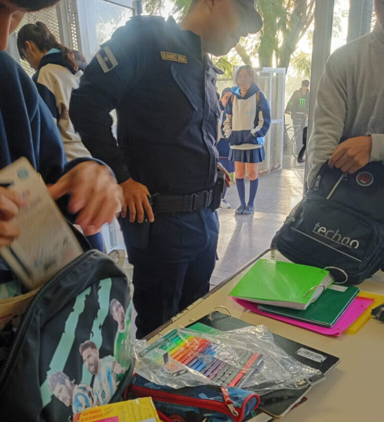 Fachada de la Escuela Normal José Manuel Estrada en Corrientes