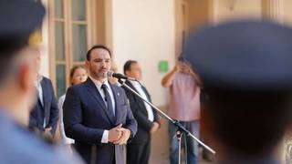 Gobernador Juan Pablo Valdés durante anuncio de cambios en la policía de La Cruz, Corrientes