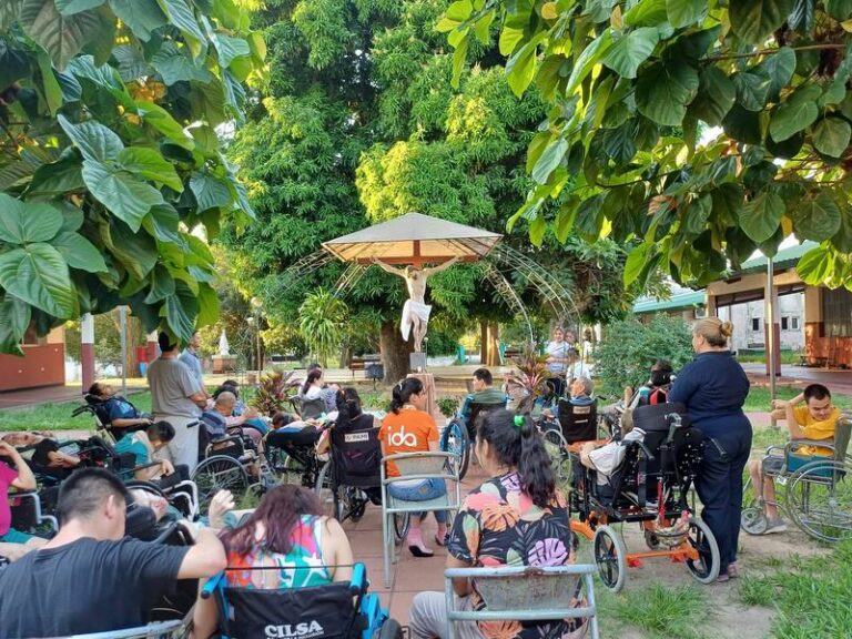 Fachada del Cottolengo Don Orione en Itatí, Corrientes.