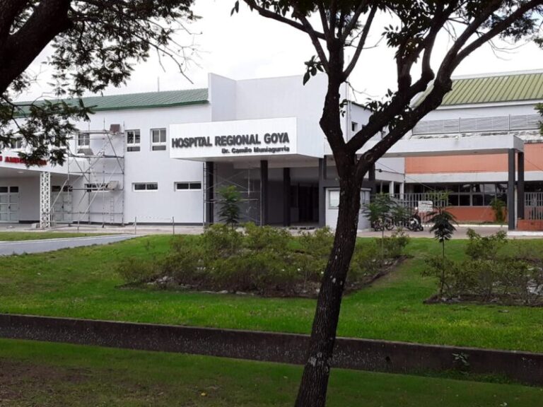 Hospital Regional Dr. Camilo Muniagurria en Goya, donde se encuentra internada la víctima