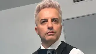 Juli Argenta, panelista correntina, sonríe durante su anuncio de embarazo en el programa LAM