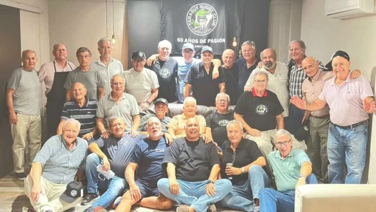 Ex jugadores de Taraguy Rugby Club reunidos en el espacio Legado Cuervo