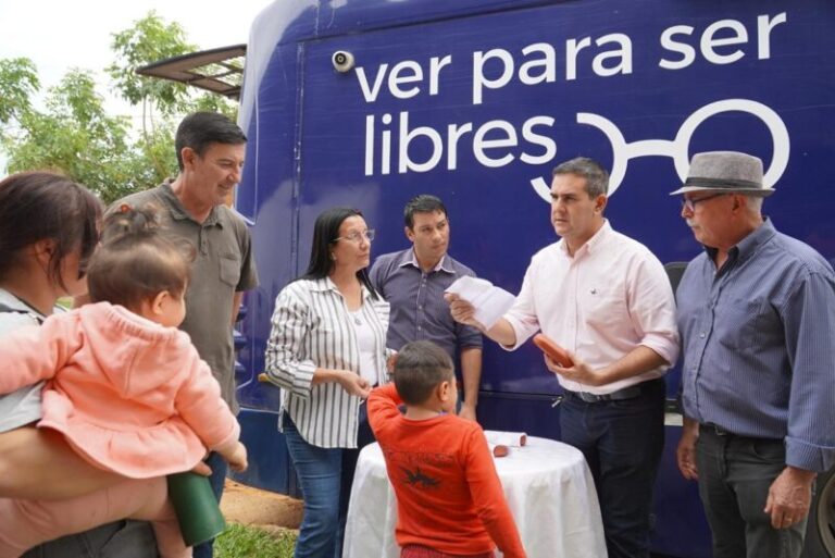Operativo oftalmológico para niños y adolescentes en una localidad de Corrientes