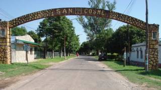 Mapa de la provincia de Corrientes con símbolos representativos de clima, cultura y salud