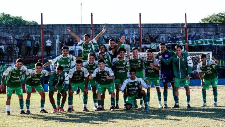 Partido de fútbol entre Curupay y Mandiyú