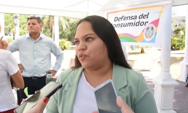 Oficina de Defensa al Consumidor de la Municipalidad de Corrientes con vecinos siendo asesorados