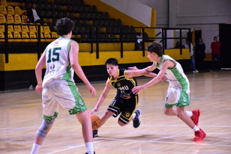 Partido de básquetbol de cadetes masculino del Prefederal Formativo