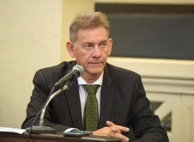 Diputado nacional Diógenes González en sesión legislativa