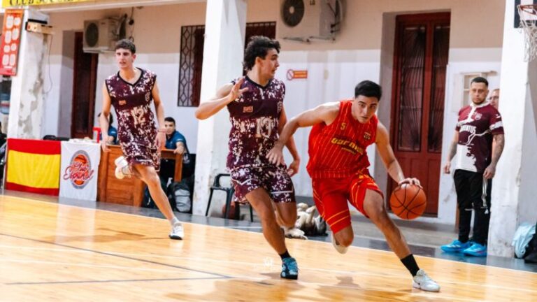 Partido de básquet de la Liga Próximo Masculino en el Club Córdoba