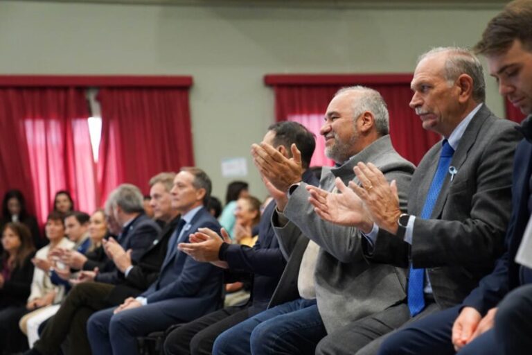 Acto de aniversario del hospital Vidal con autoridades y residentes