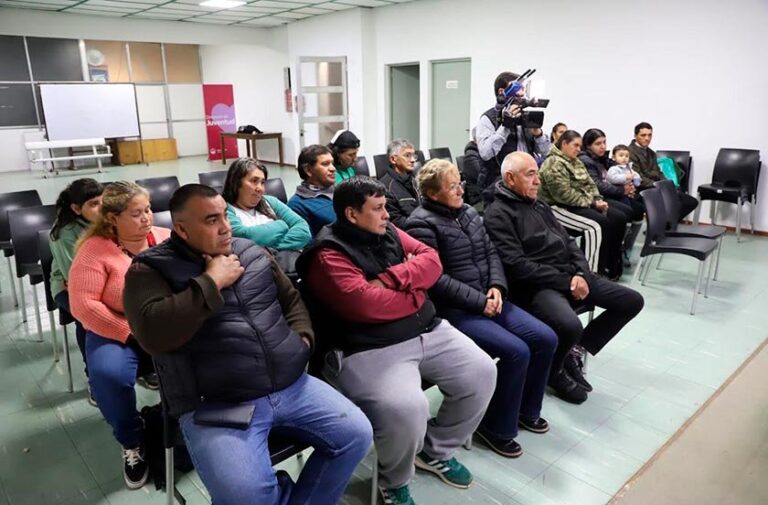 Entrega de semillas a iglesias evangélicas en Bella Vista