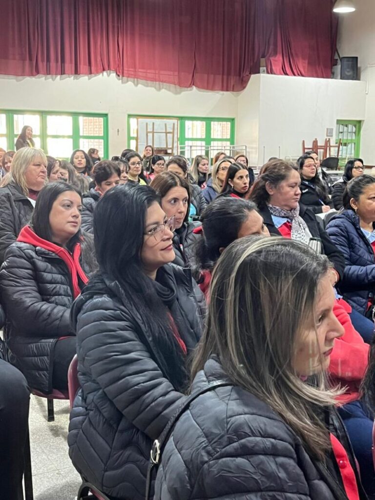 Laura Lewin durante una capacitación docente en Corrientes