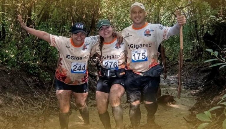 Corredores en la largada de la Otoño Trail Run en Goya