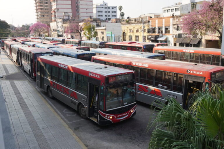 Colectivo de la empresa Ersa en la ciudad de Corrientes