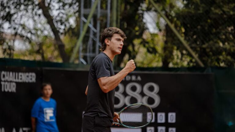 Tenistas correntinos Zárate y Monzón en el Challenger de Córdoba