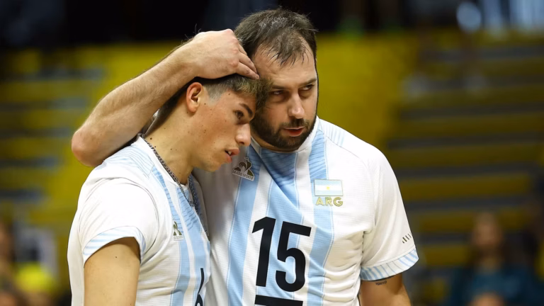 Partido de vóleibol entre Argentina y Brasil en Brasilia