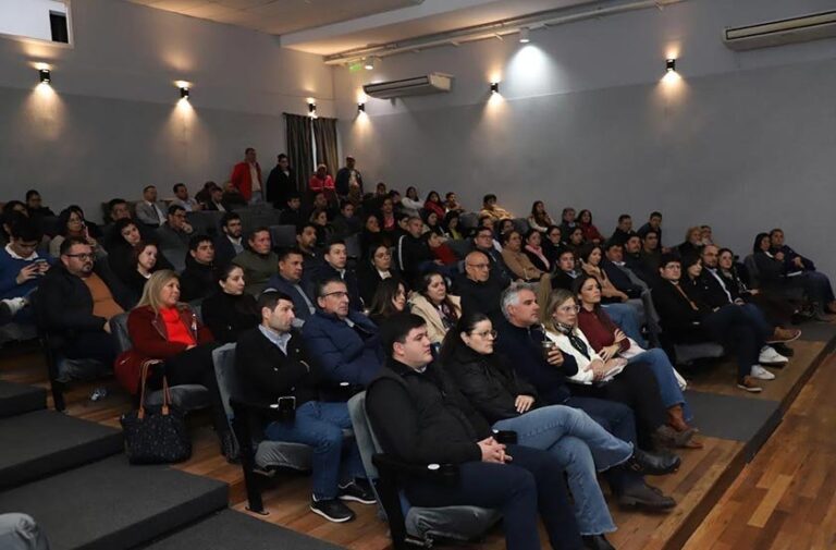 Intendentes reunidos en Bella Vista durante la jornada de capacitación de la Escuela de Gobierno Itinerante