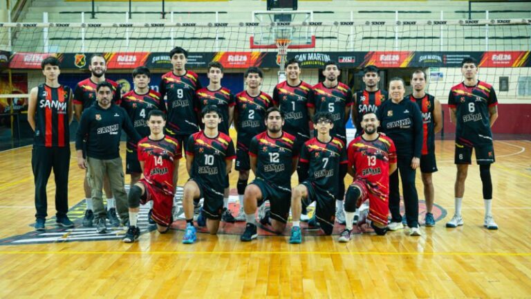 Equipo de vóley del Club San Martín de Corrientes en el Torneo de la Bandera