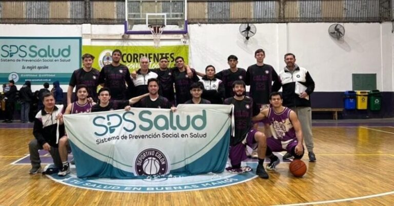 Partido de básquet entre Colón y Regatas Corrientes en el estadio Ángel Mario Castellano