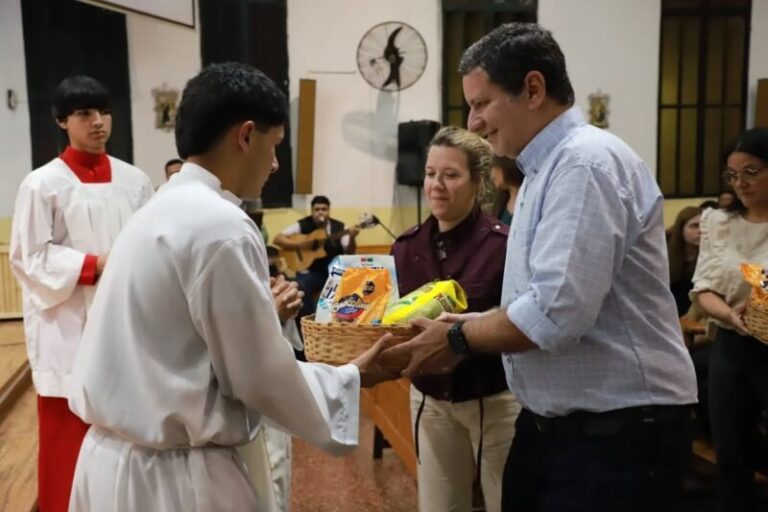 Procesión religiosa en honor a San Antonio de Padua en una localidad de Corrientes