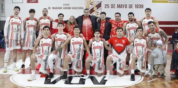 Partido de básquet entre Córdoba y San Martín en el estadio de Córdoba, Corrientes