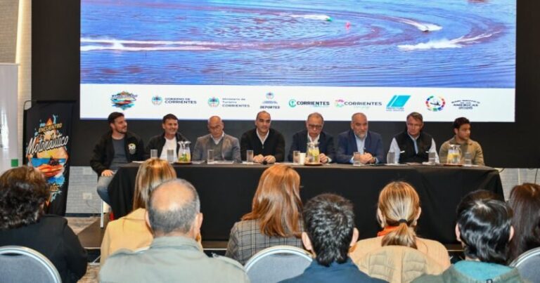 Presentación del Raid Náutico de las Américas en Corrientes Capital