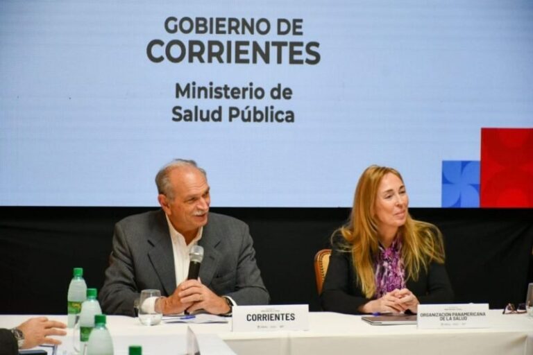 Reunión de ministros de Salud del Litoral en el Salón Amarillo de la Casa de Gobierno de Corrientes