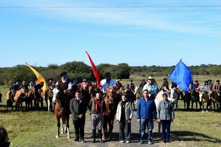 Acto del Día de la Bandera en Curuzú Cuatiá o Monte Caseros