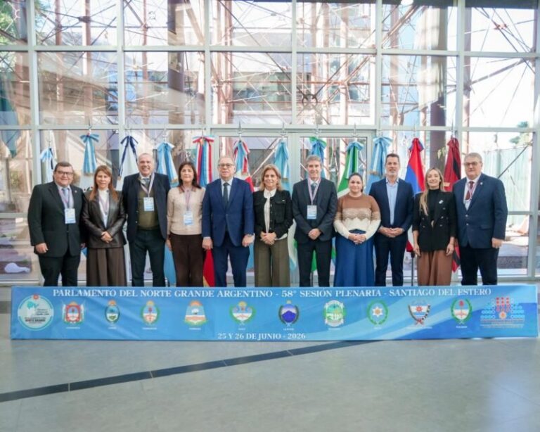 Sesión plenaria del Parlamento del Norte Grande en Santiago del Estero