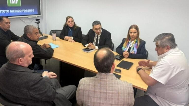 Funcionario de la ONU recorre instalaciones del Instituto Médico Forense de Corrientes