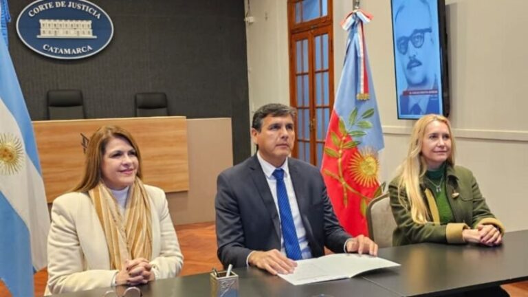 Firma virtual del convenio entre los poderes judiciales de Corrientes y Catamarca