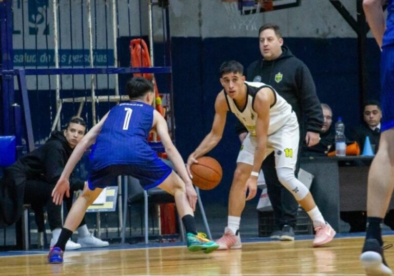 Partido de básquet entre Belgrano de Tucumán y San Lorenzo de Monte Caseros