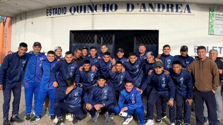 Partido de básquetbol de la Copa Palacio en Corrientes