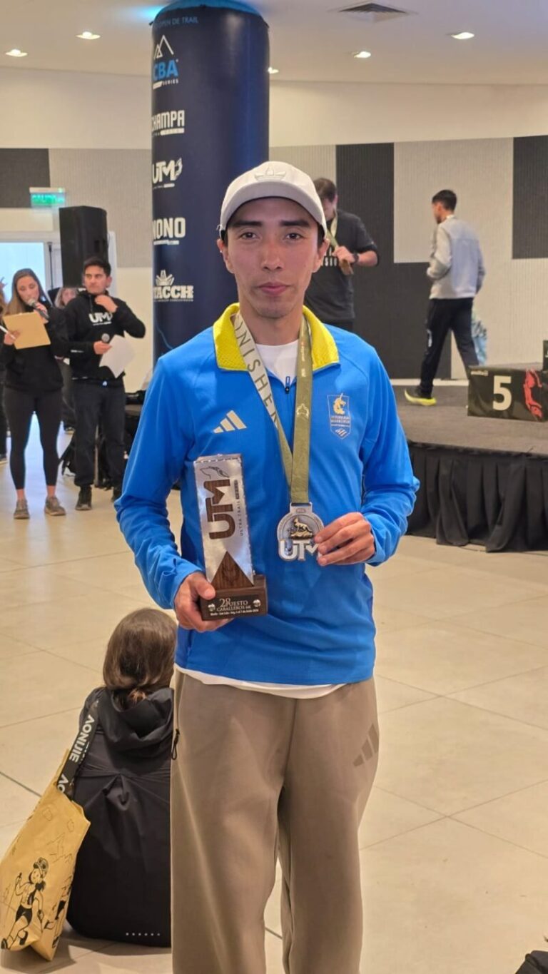 Atleta correntino Juan José Toledo en competencia de trail running