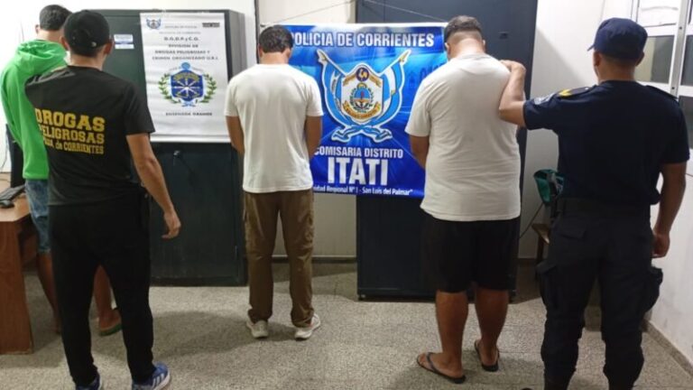 Procedimiento policial en la peatonal de la Basílica de Itatí