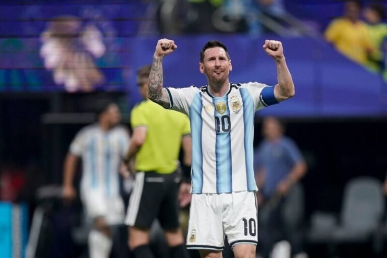 Jugadores de la Selección Argentina celebrando un gol durante el partido contra Egipto en el Mundial