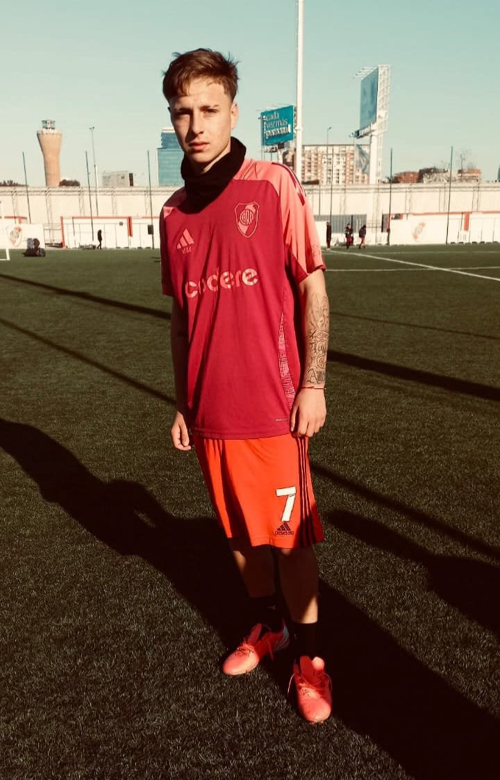 Sebastián Spinelli con la camiseta de River Plate