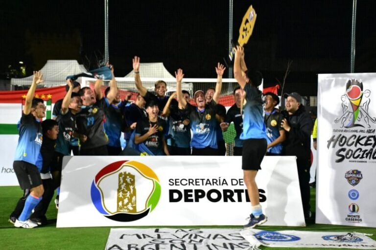 Entrega de premios del Torneo Regional del NEA de Hockey Social en Monte Caseros