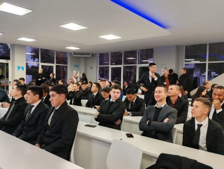 Entrega de diplomas a árbitros y árbitras federales del NEA en el predio Lionel Andrés Messi de Ezeiza