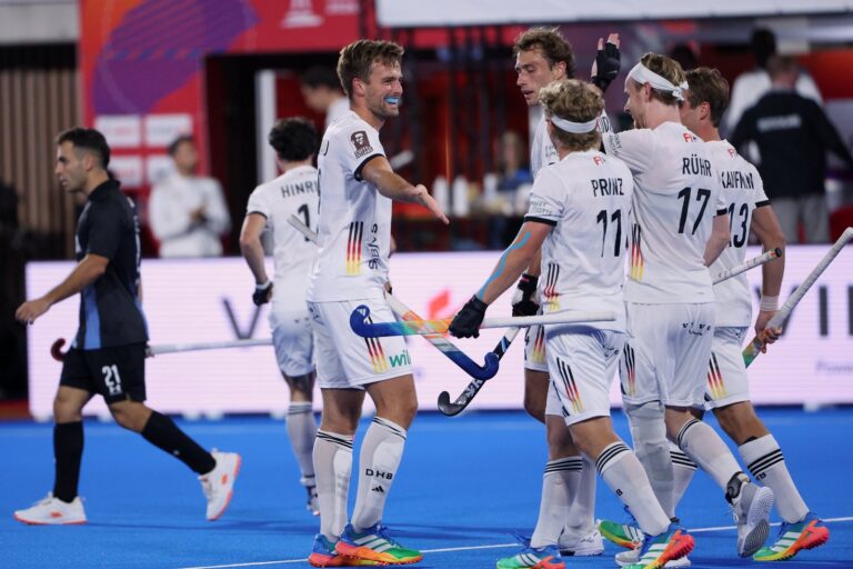Partido de hockey entre Argentina y Alemania en semifinales del Mundial