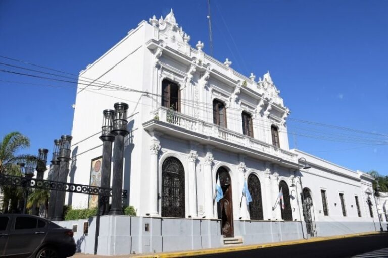Pago de sueldos municipales en Corrientes