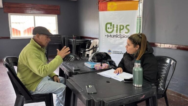 Oficina móvil del IPS Móvil en un municipio de Corrientes
